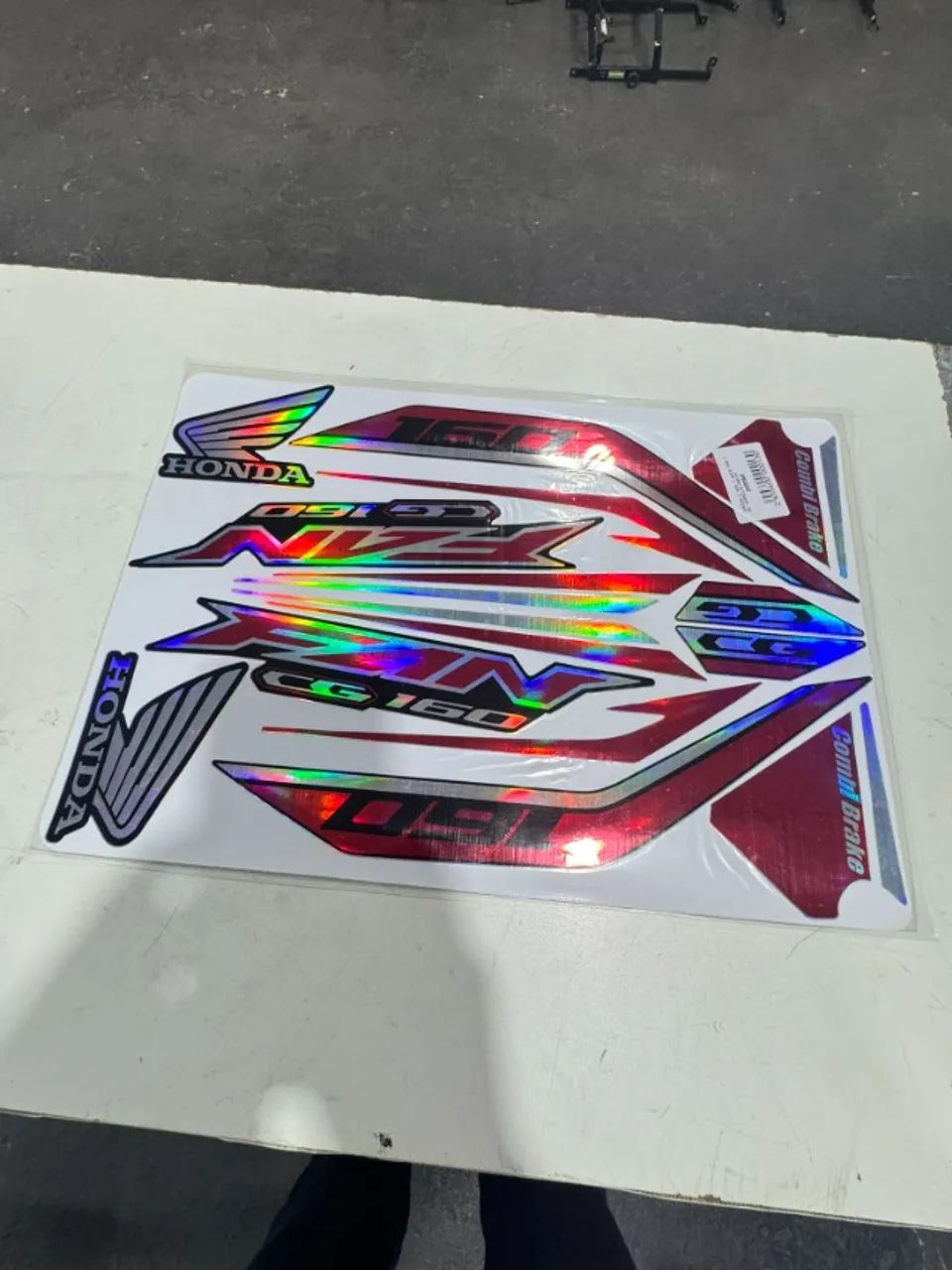 ADESIVO FAN 160 HOLOGRAFICO VERMELHO PRATA TAM. ORIGINAL