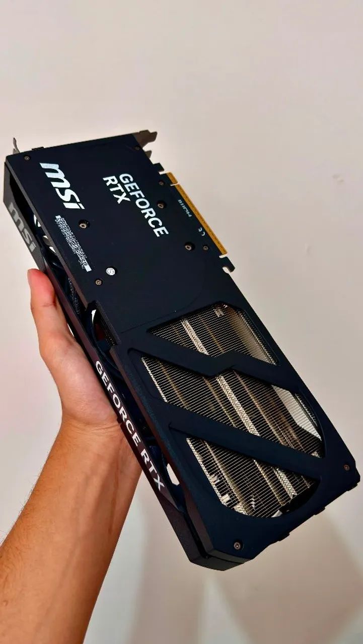 RTX 5070 Ti 16GB MSI - Foto 4