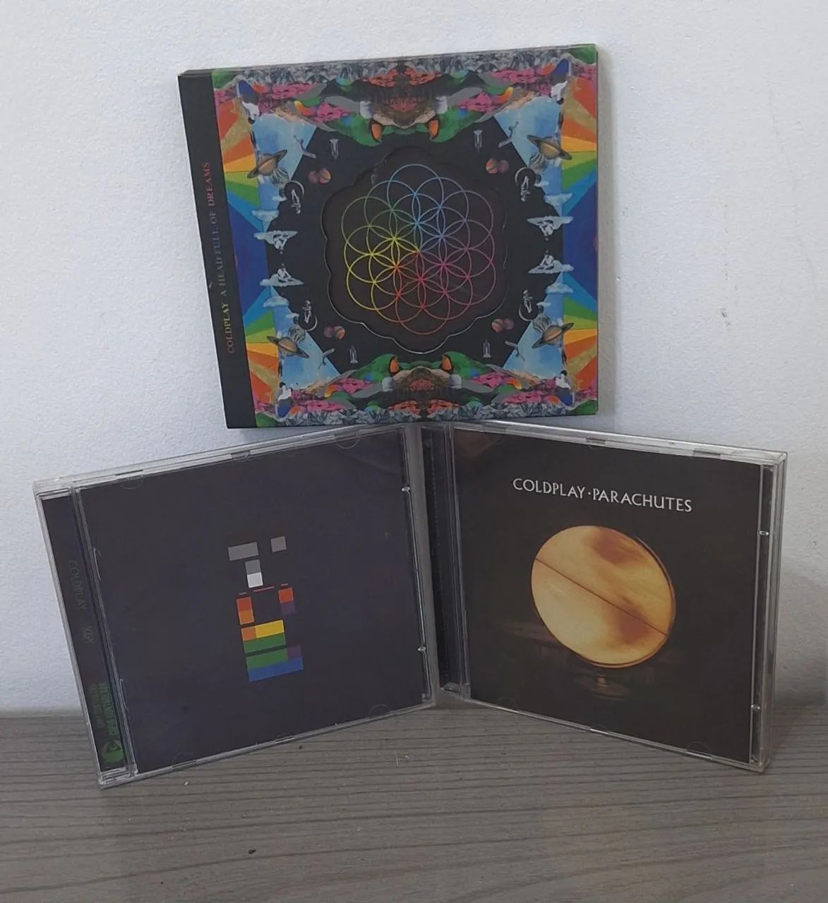 Cds Coldplay excelente estado são 3 pelo valor anúncio  - Foto 2