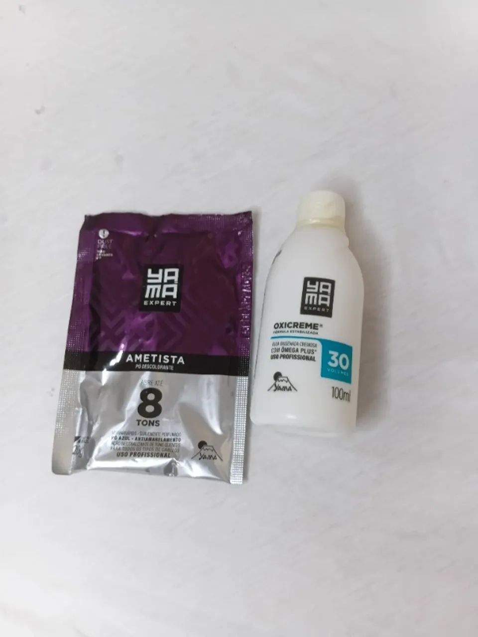 Kit Clareador Pó Descolorante Yamá Ametista 20g + Água Oxigenada 30 volumes 100ml.