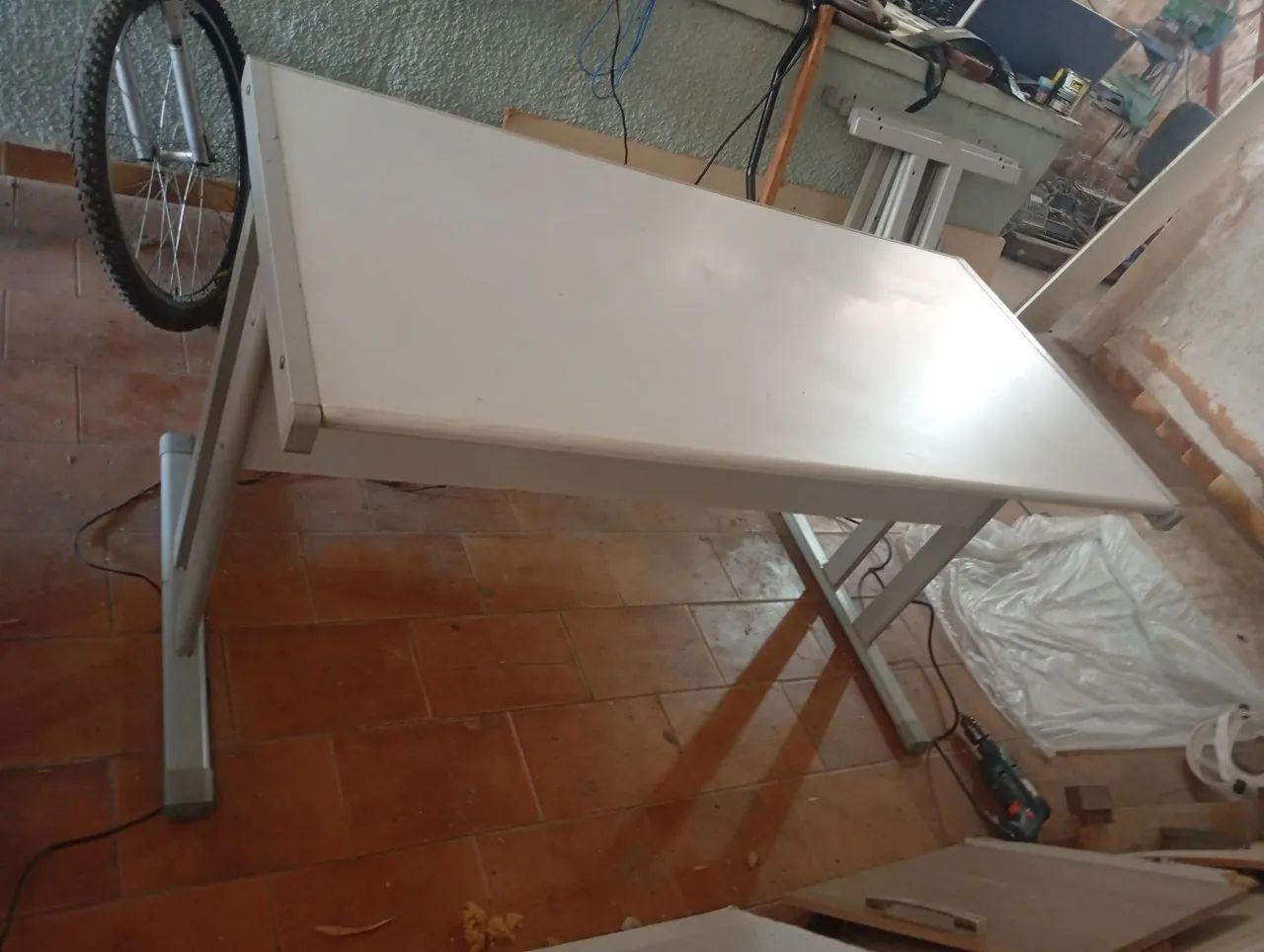 Mesa de Escritório pé de ferro