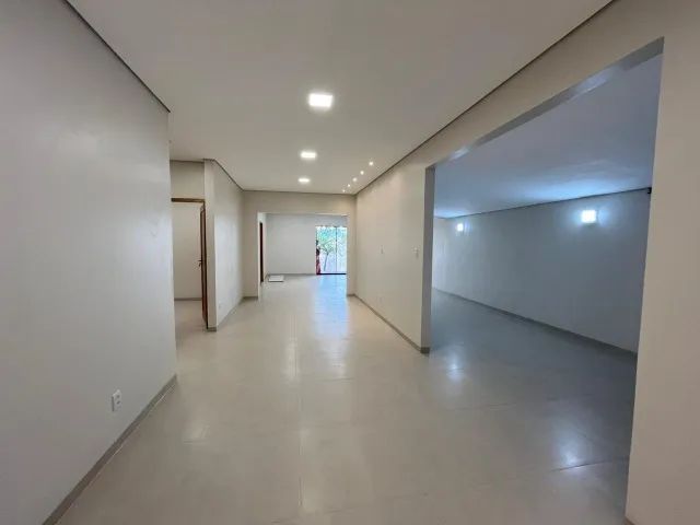 Casa grande - Uma suíte e 2 quartos - Foto 2