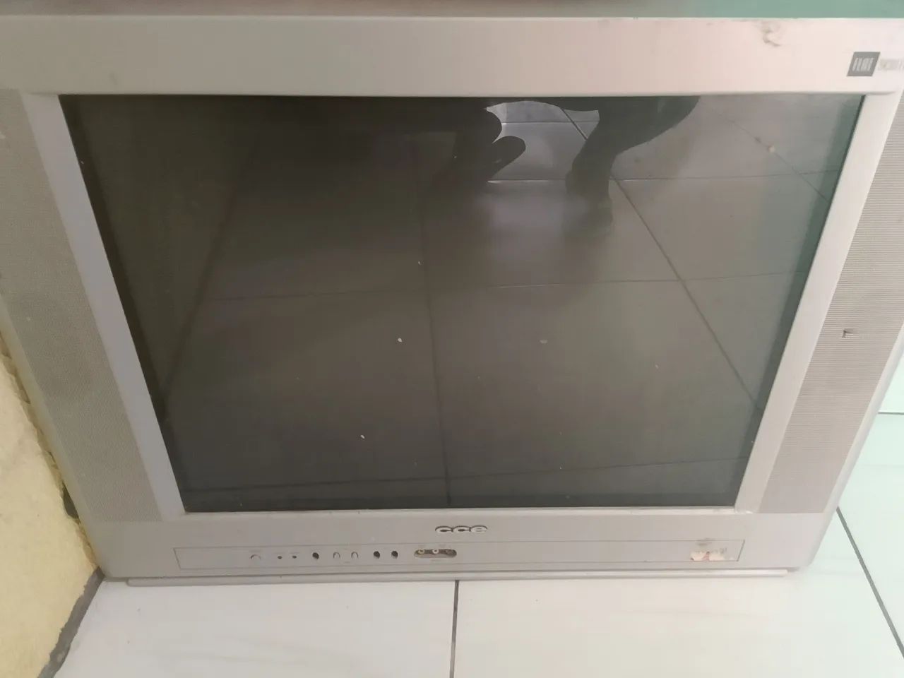 Tv de tubo CCE 29 polegadas 