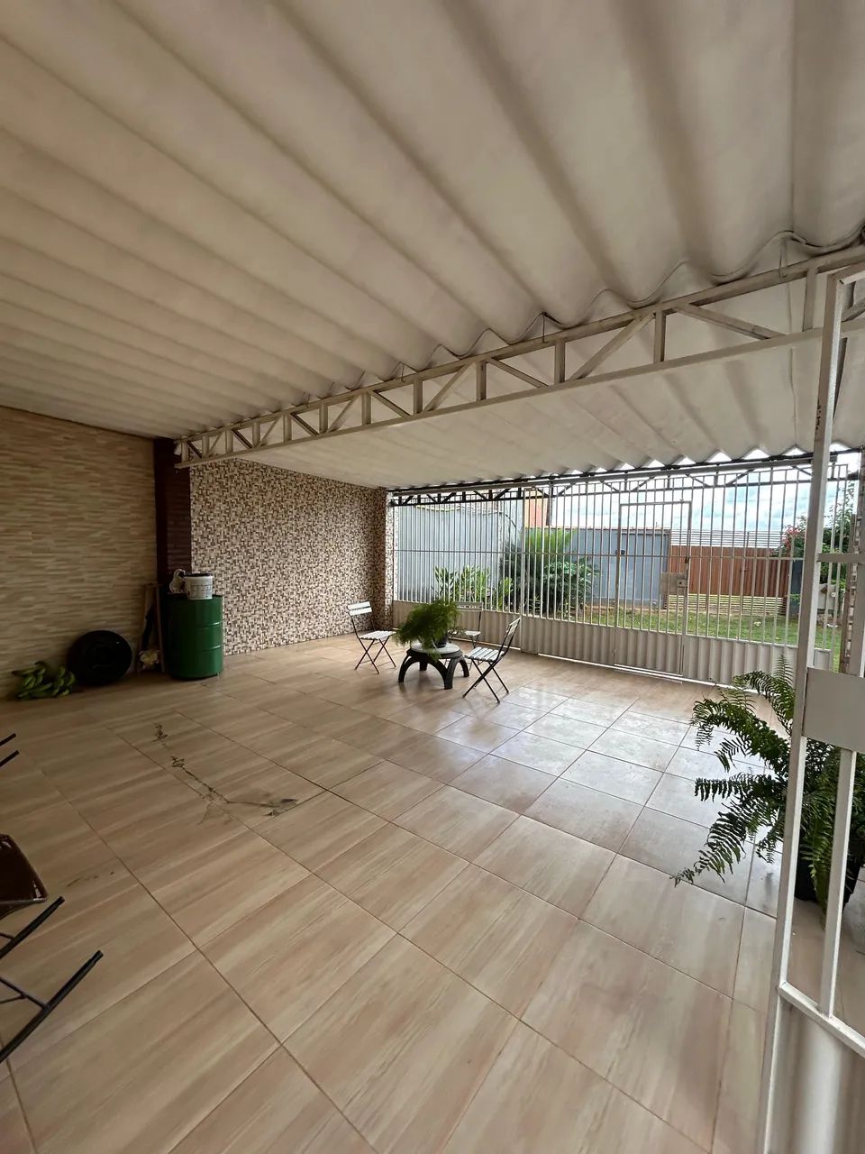Casa ampla com 3 quartos sendo 1 suíte e com espaço para eventos no bairro Bonsucesso em R - Foto 3