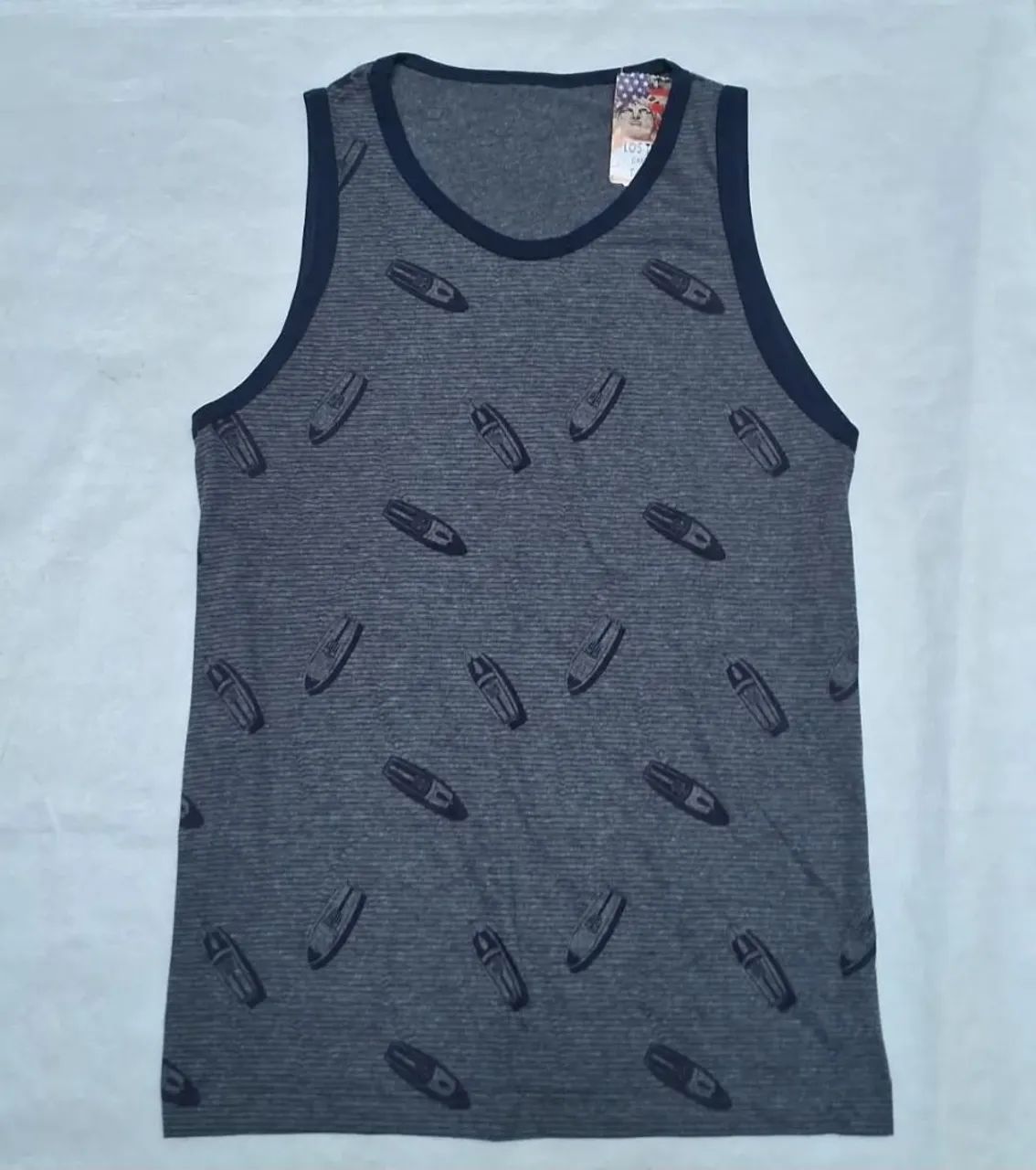 15 regatas ( P e M )  + 1 camisa R$ 50 lote - Foto 4
