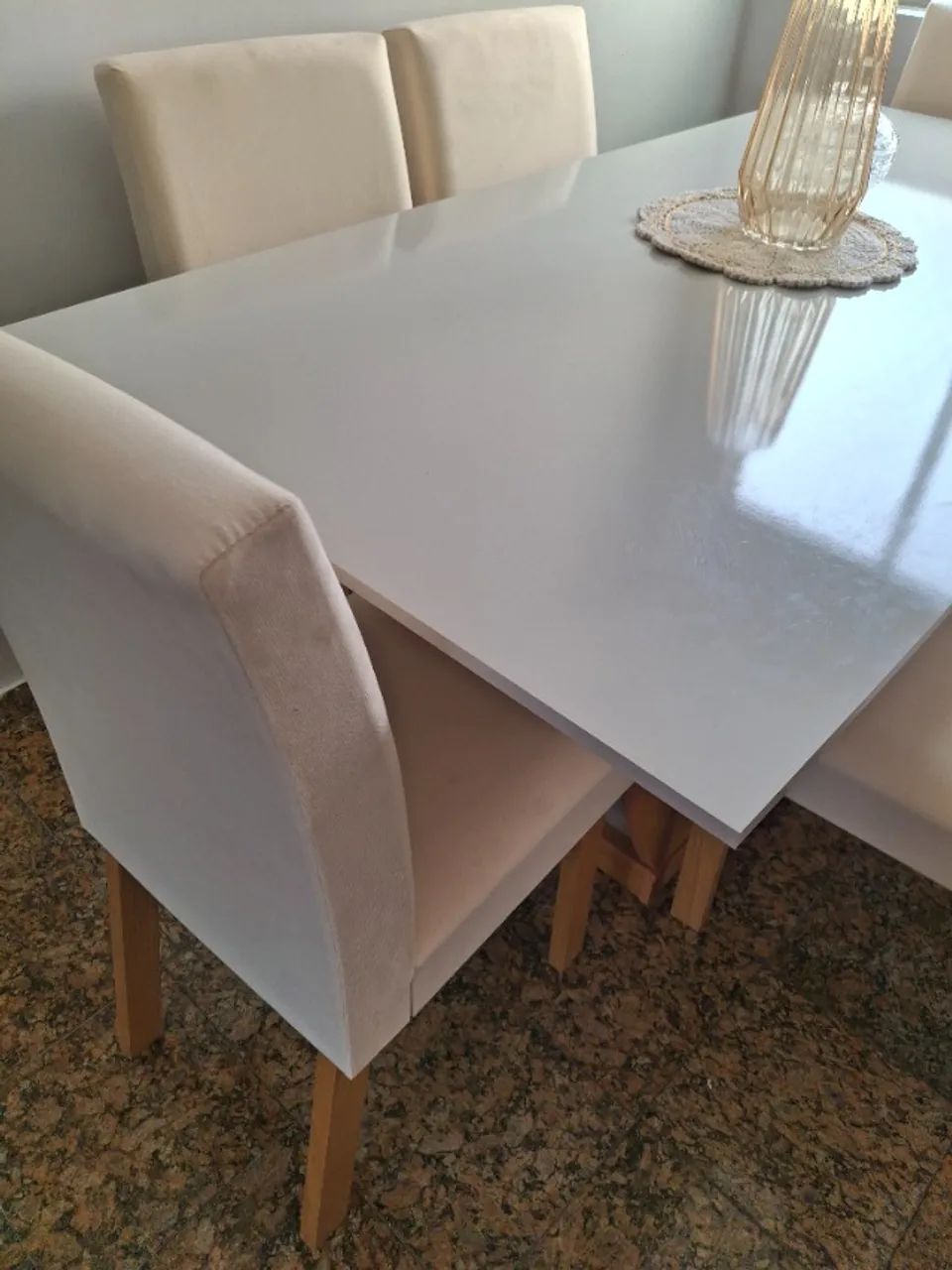 Mesa de jantar retangular com 6 lugares! Na cor bege , e esta nova! - Foto 4