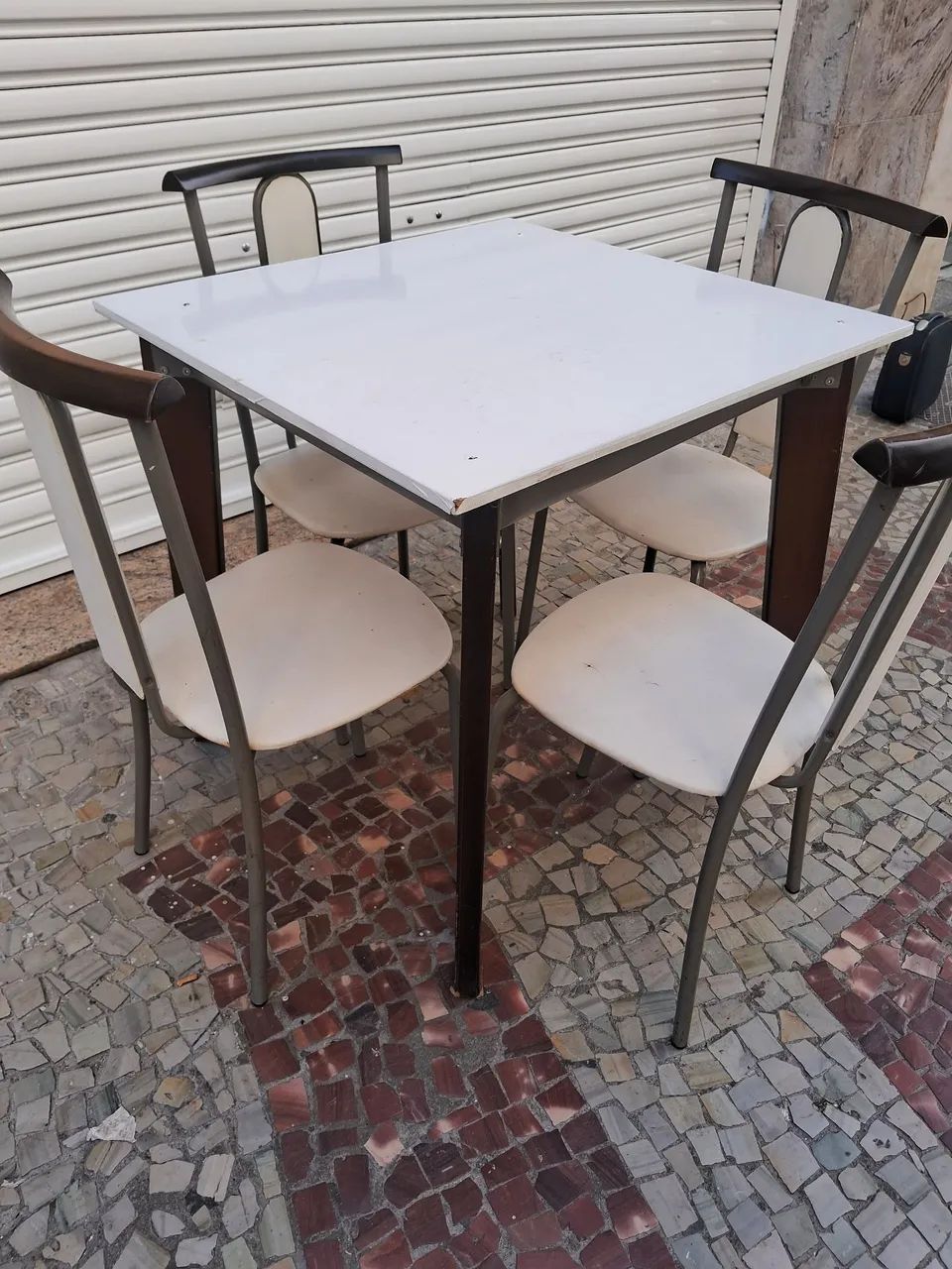 Mesa com 4 cadeiras - Foto 4
