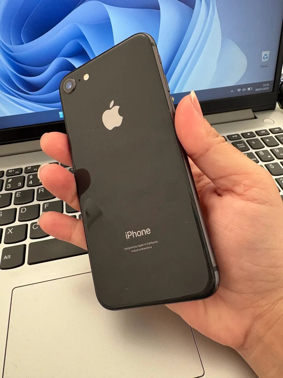 iPhone 8 com carregador  - Foto 3