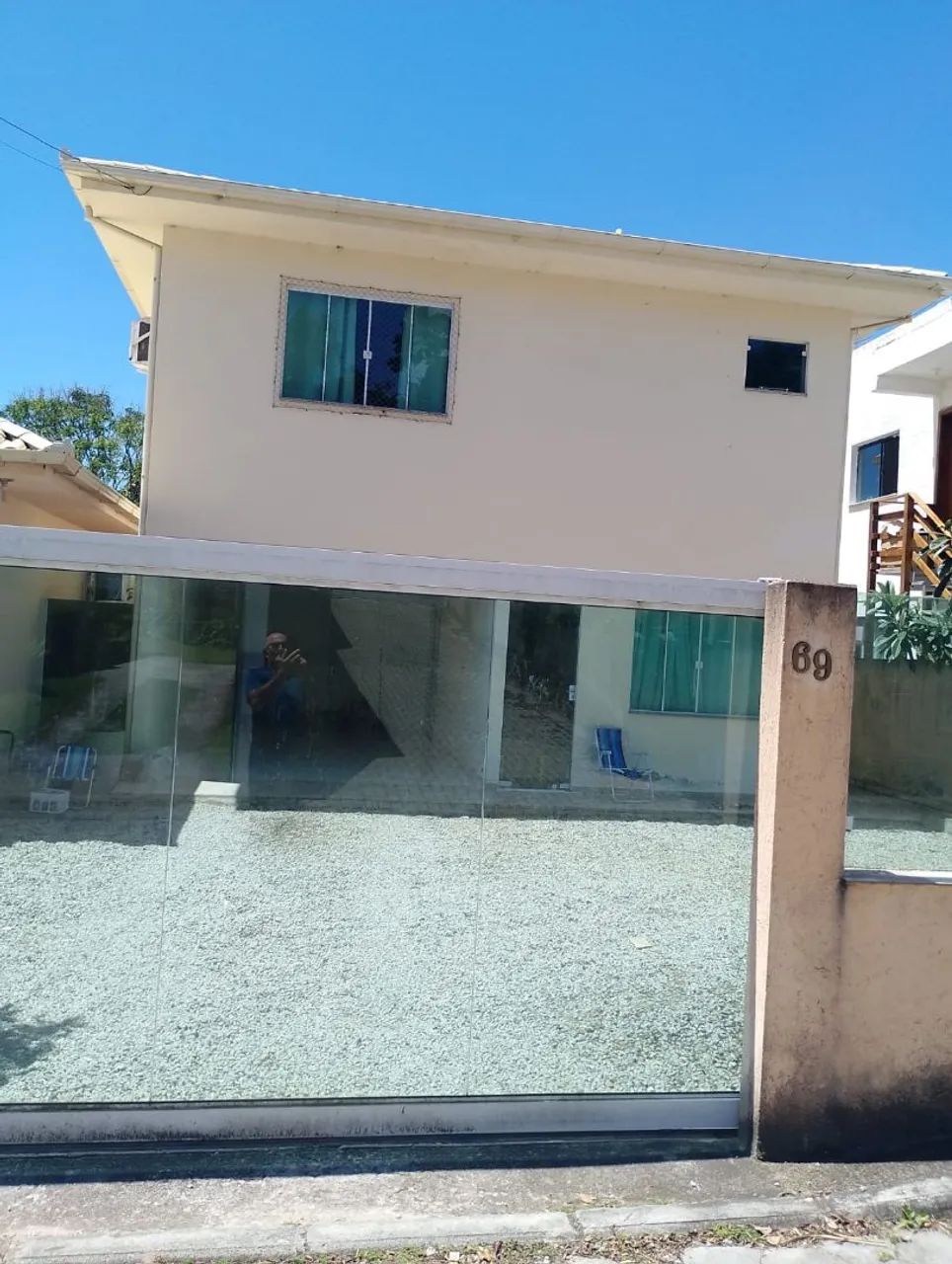 Alugo casa  