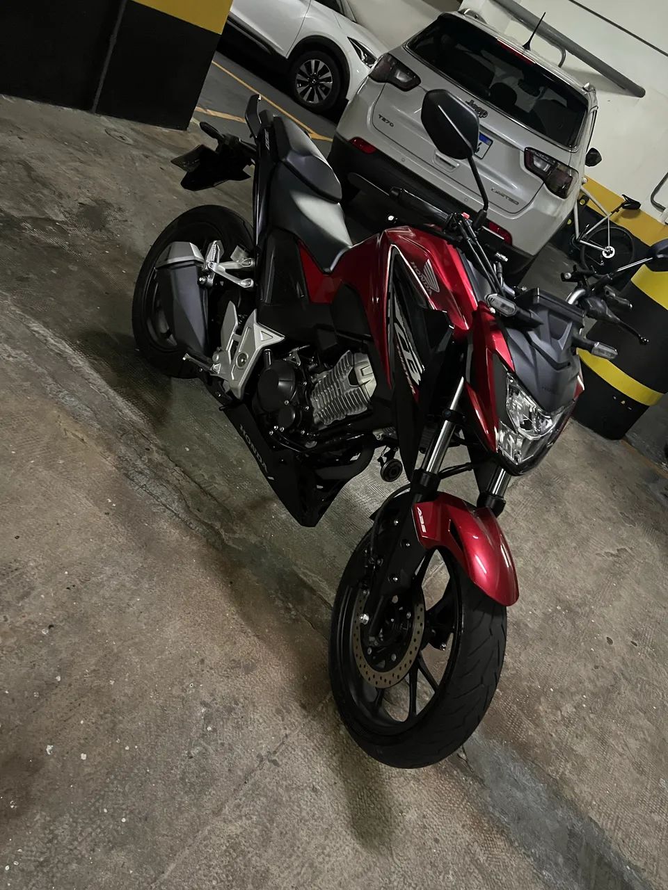 Cb300f abs , zerada 1.100 km 