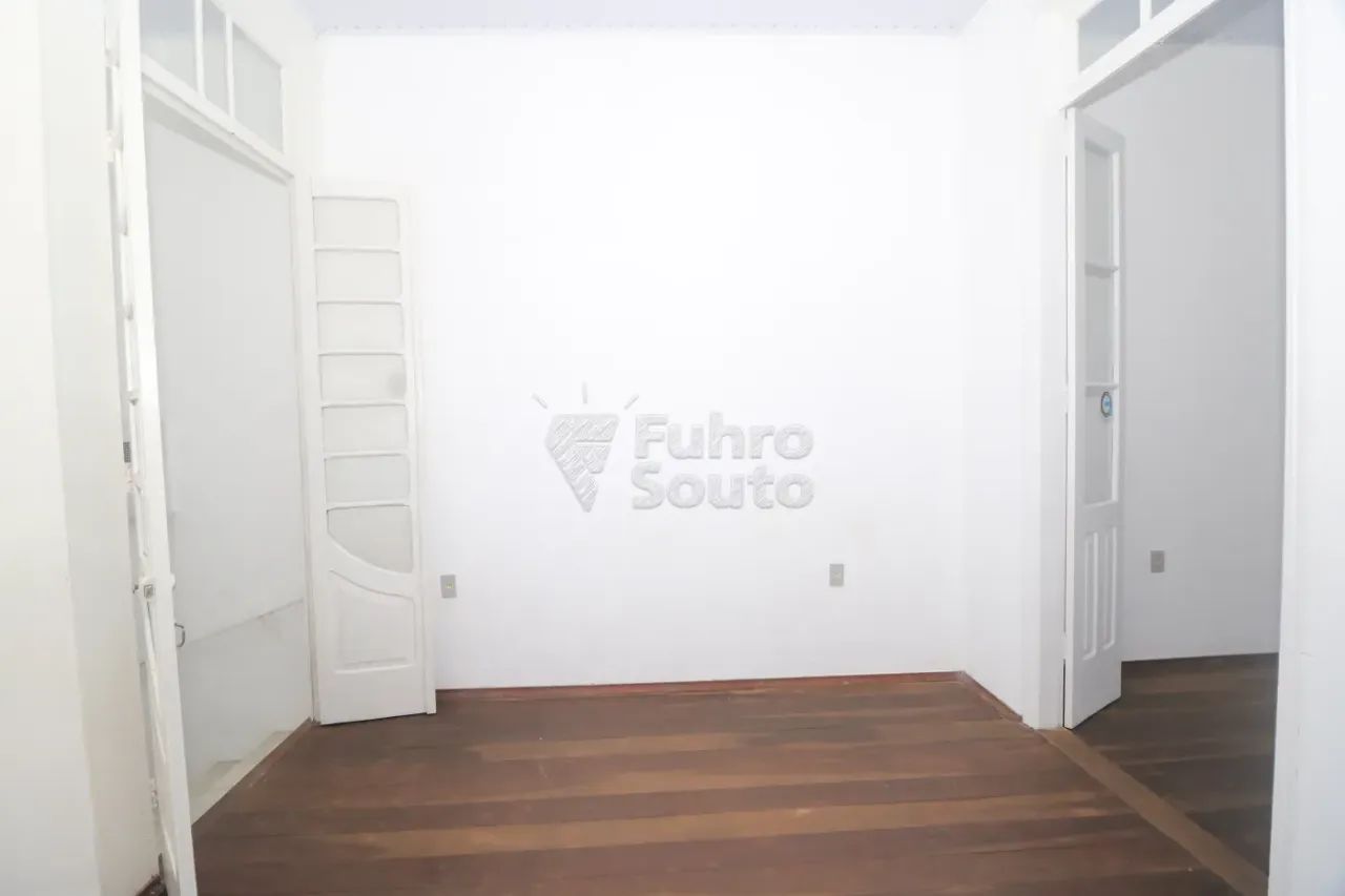 Casa à venda no Centro de Pelotas - ampla, confortável e isenta de IPTU. - Foto 4