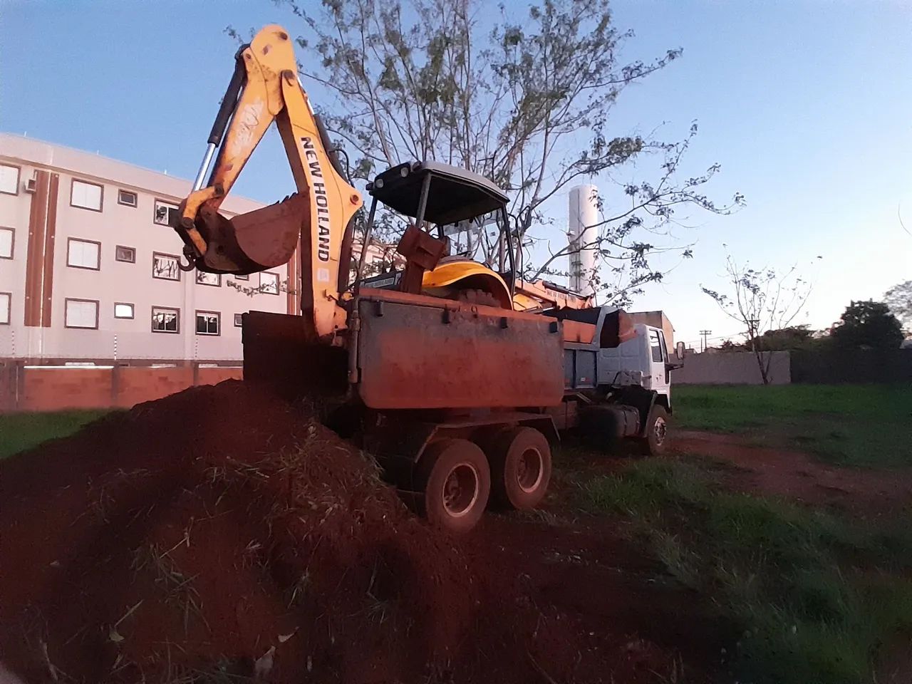 Caminhao caçamba  - Foto 4