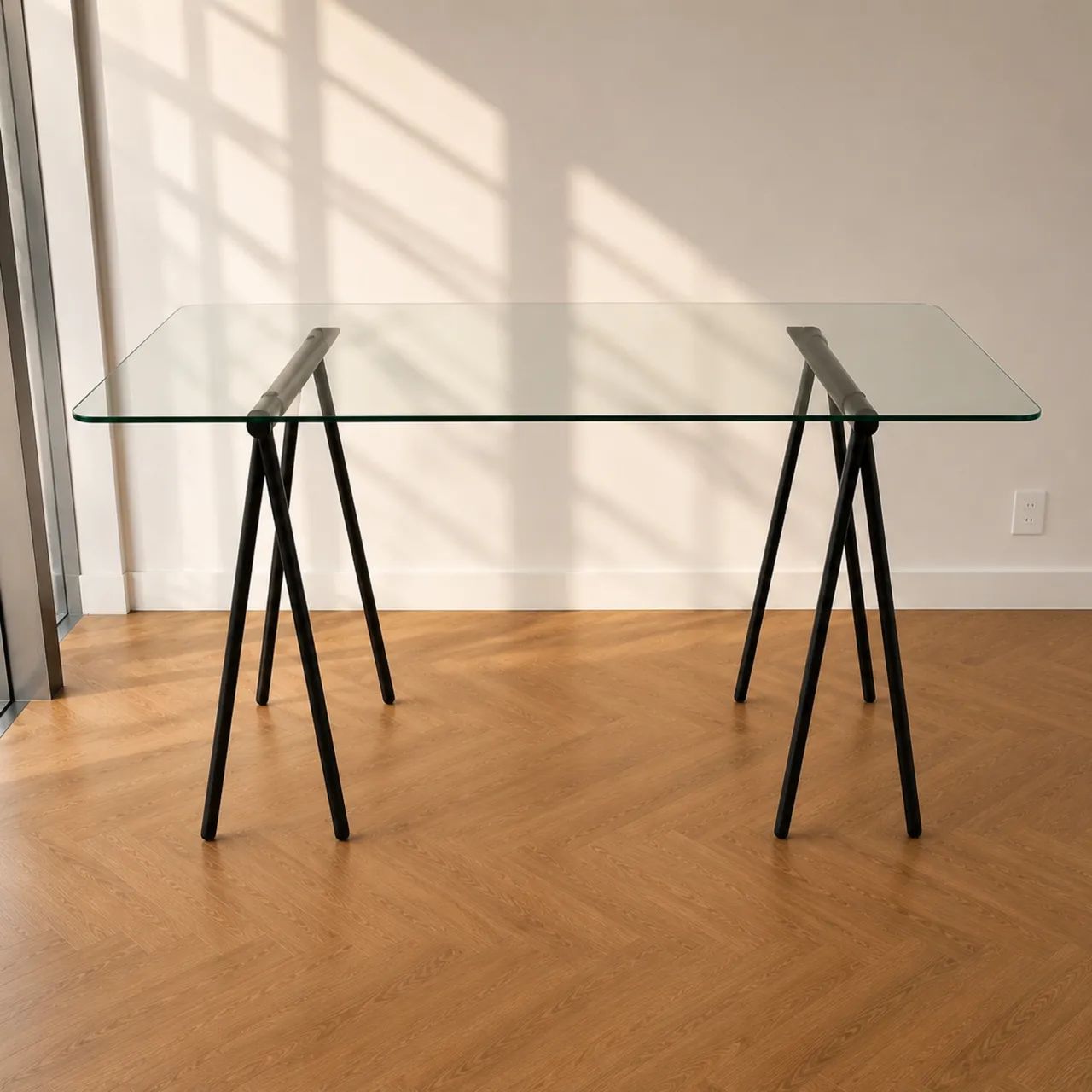 Mesa Escritório Vidro Com Cavaletes Pretos 160x80x75 - Foto 5