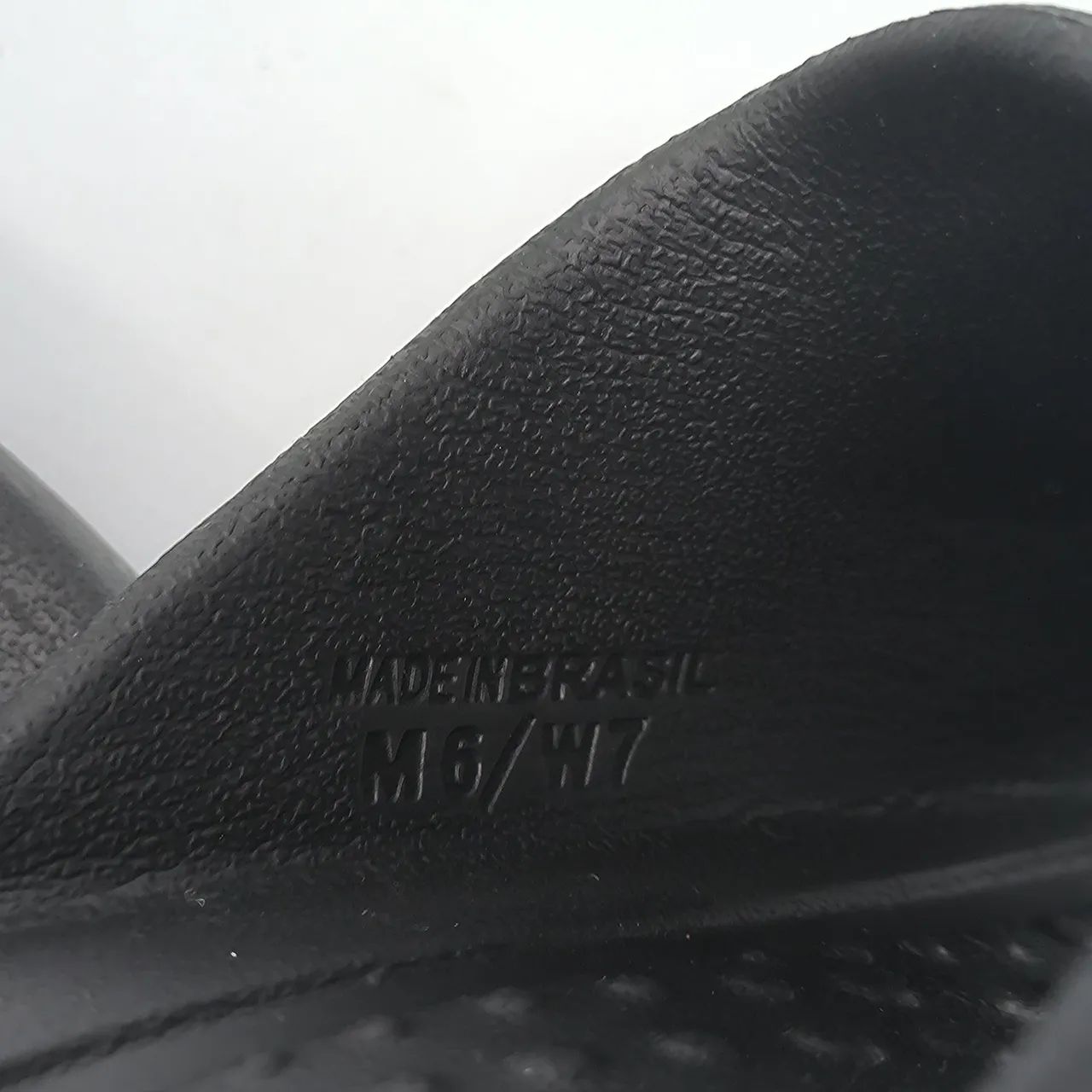Chinelo Nike preto 35  - Foto 5