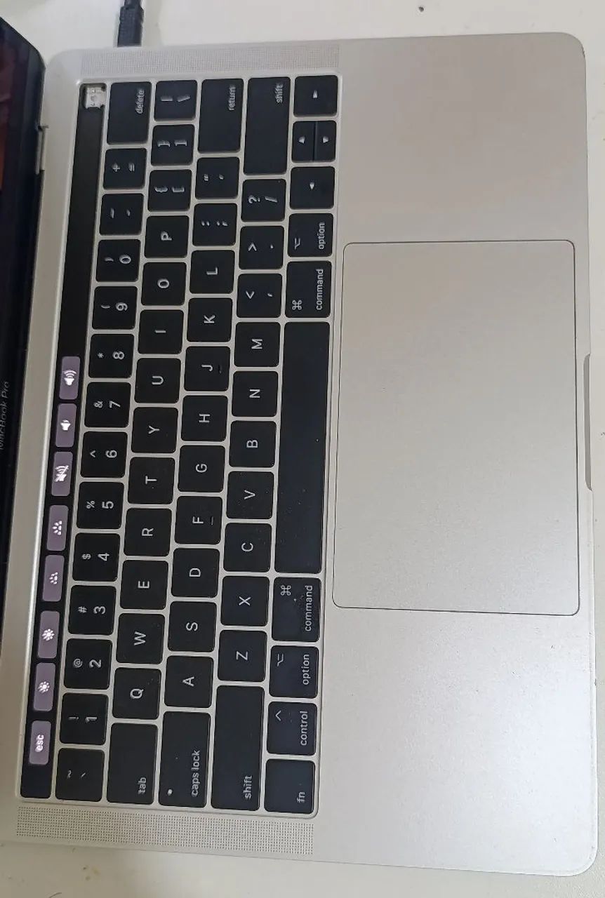 Topcase com teclado e Touchbar Para MacBook Pro A1708 