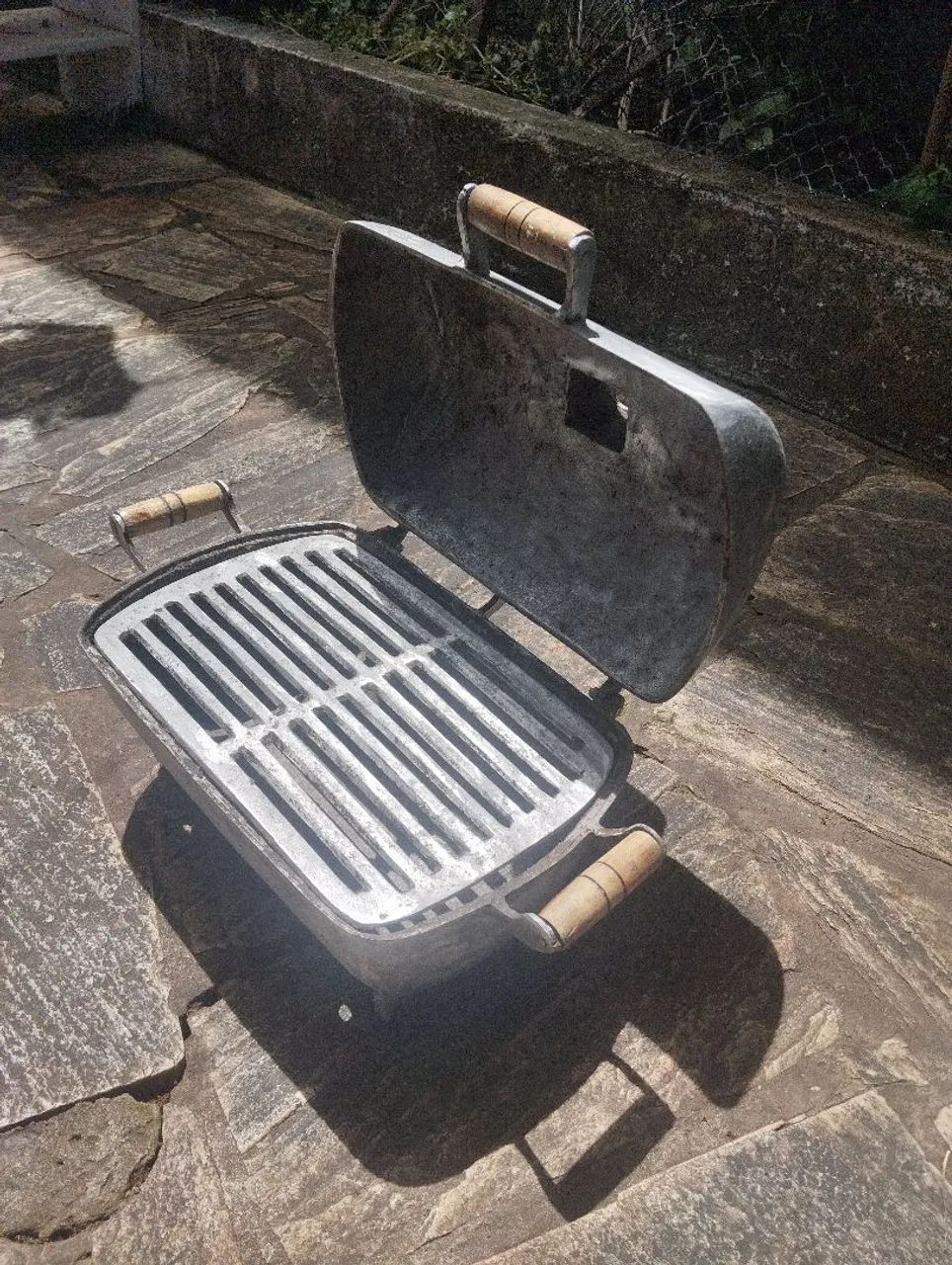 Churrasqueira alumínio com suporte - Foto 4