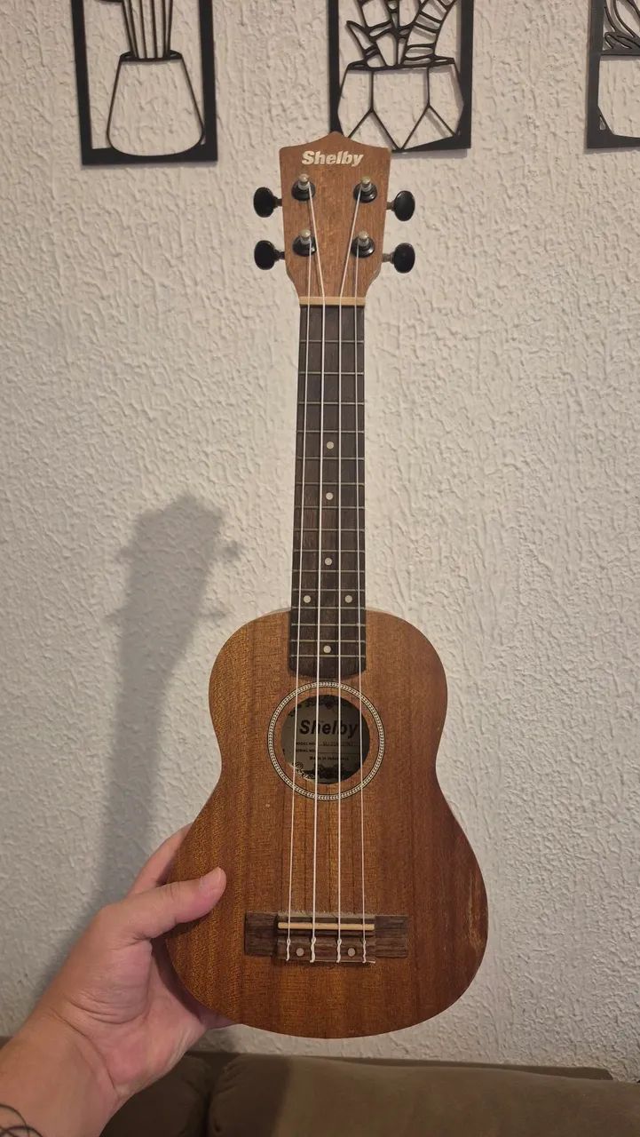 Ukulele Shelby SU-21m Usado