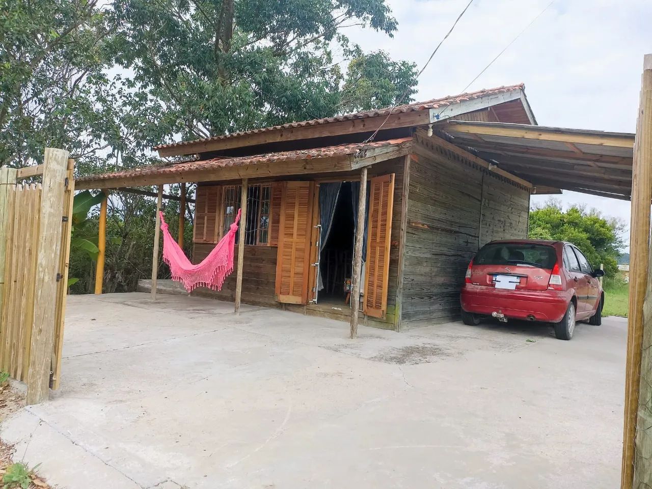  OPORTUNIDADE  IMPERDÍVEL -  TERRENO AMPLO + CHALÉ  COMPACTO MOBILIADO  - Foto 3