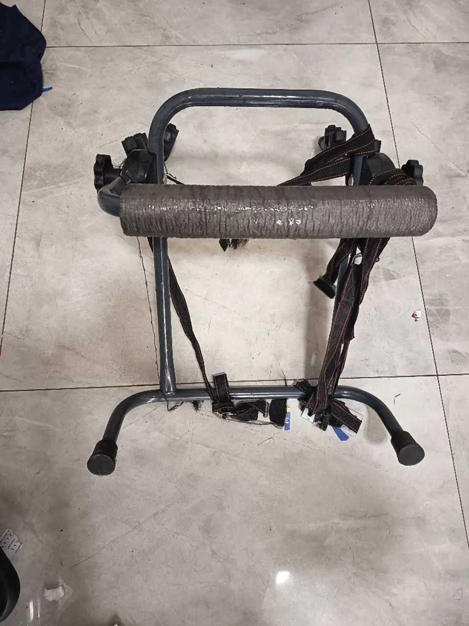 Suporte de bicicleta para carro - Foto 2