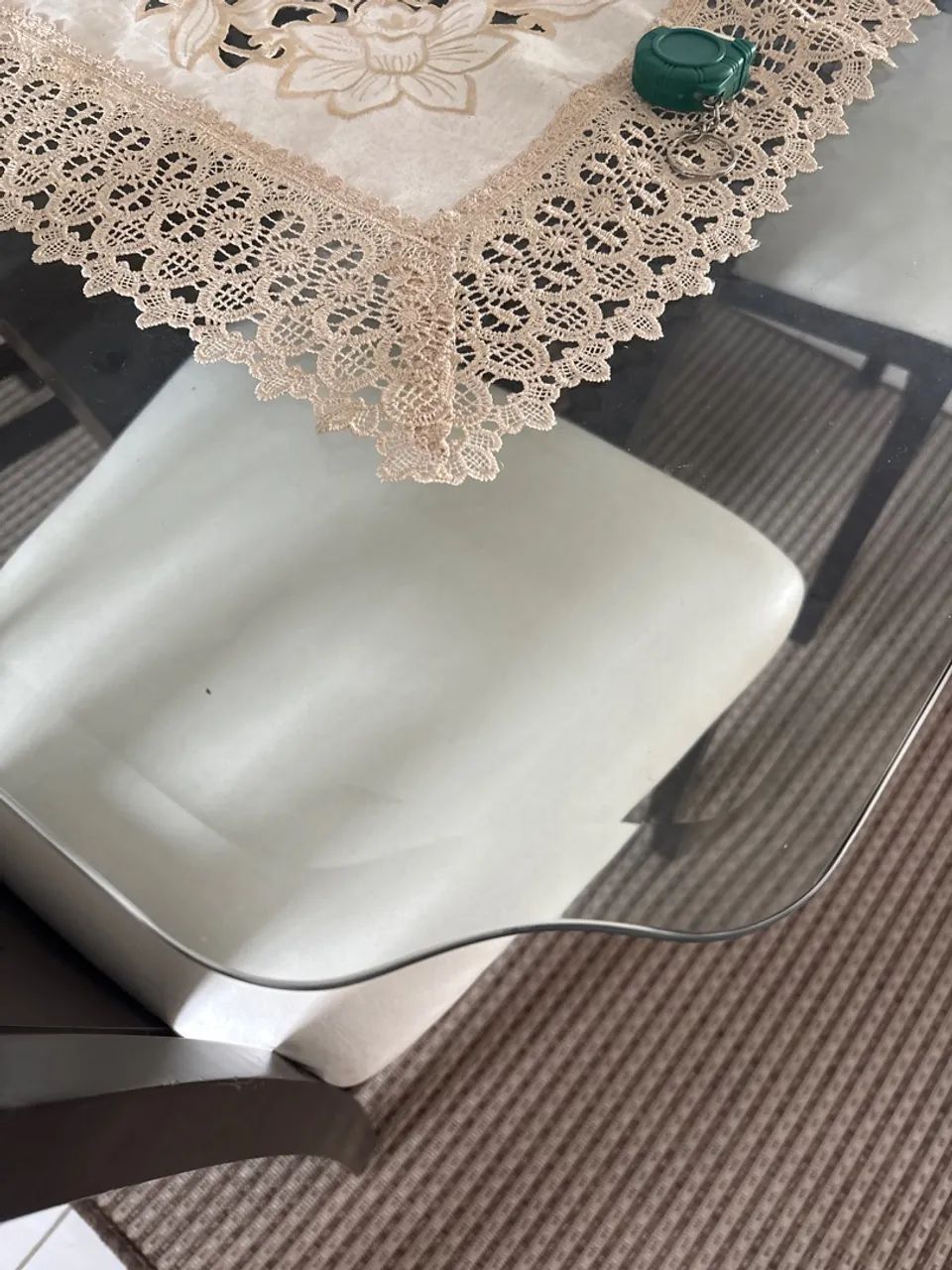 Mesa de vidro com 4 cadeiras  - Foto 4