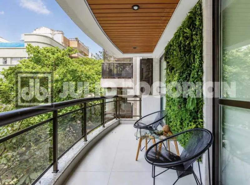 Prédio de luxo com varanda reformado de 1ª qualidade !