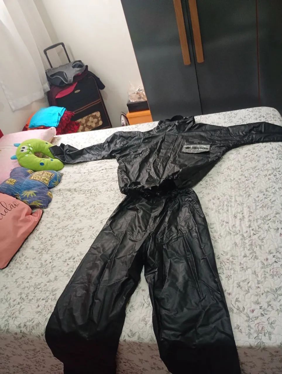 Capa de chuva e bota