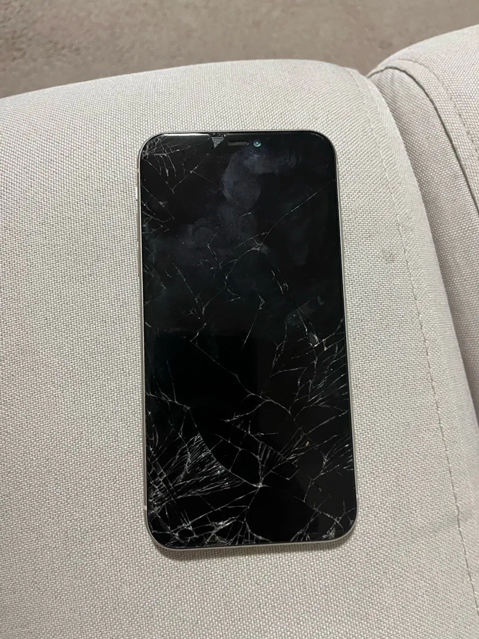 iPhone 11 Branco - Tela Quebrada - Oportunidade - Foto 2