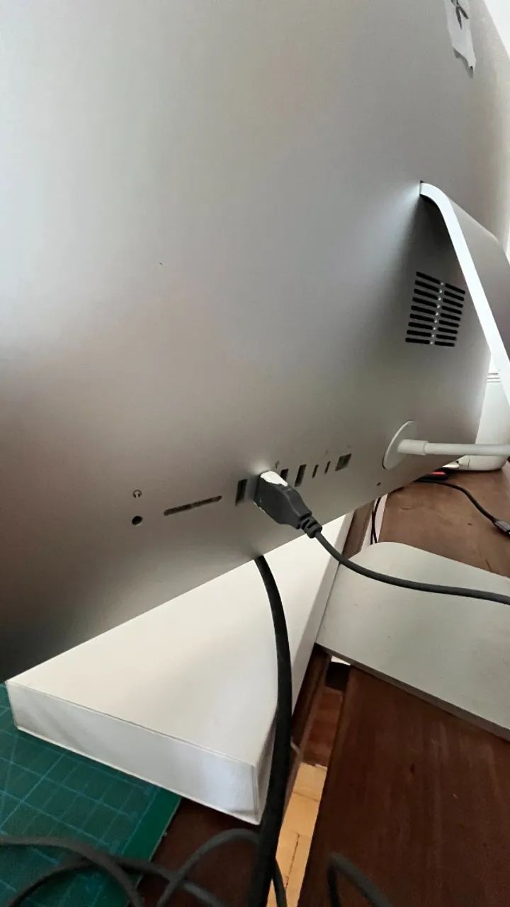 iMac 21.5 polegadas Retina 4K (2019) - Monitores - Centro