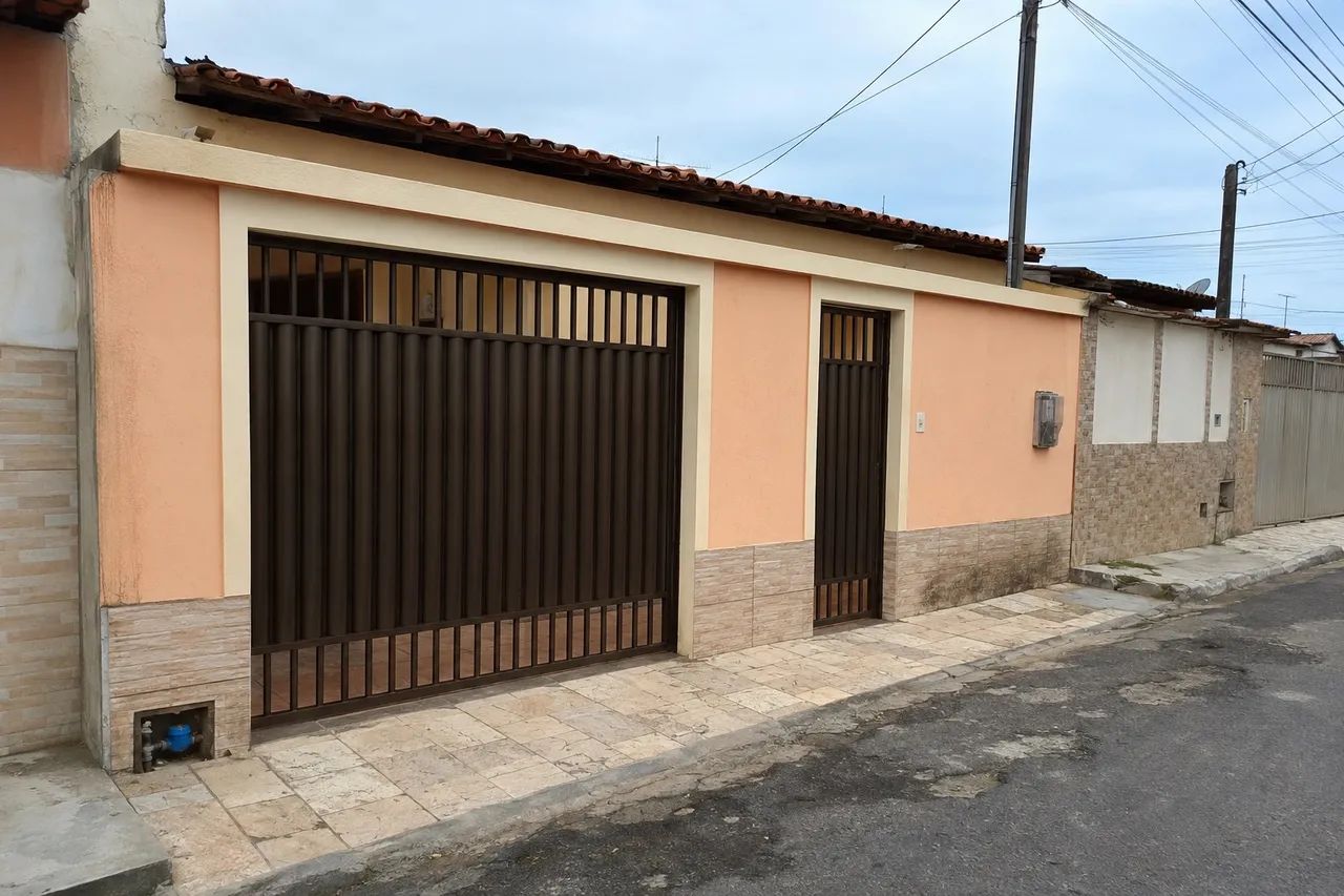 Casa pra vender no DIAS MACEDO, bem localizada