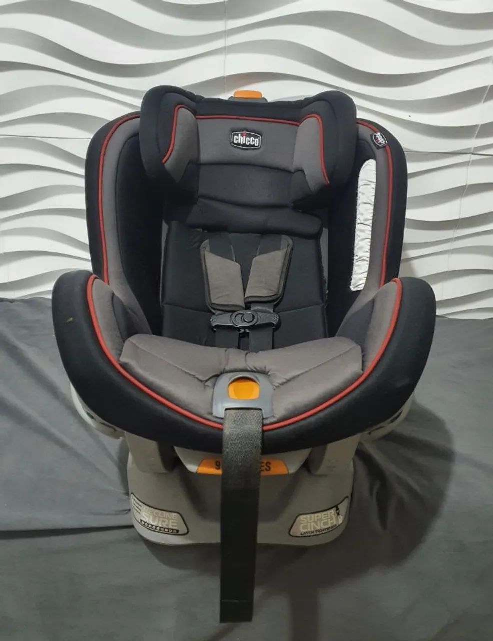Cadeira para Auto Nextfit - Vermelho/Preto Chicco - Foto 2