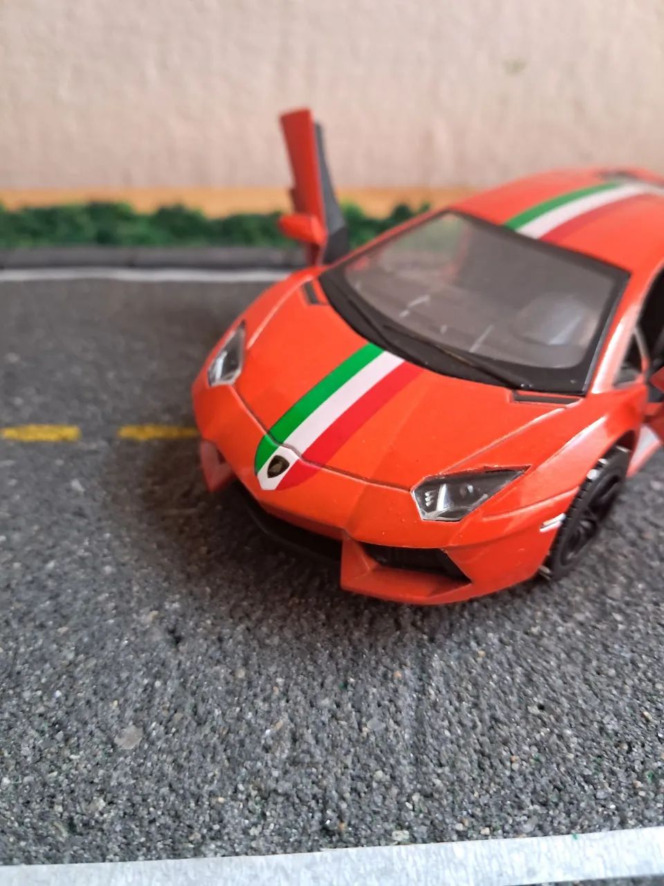 miniatura lamborghini aventador laranja 1/38 - Foto 5