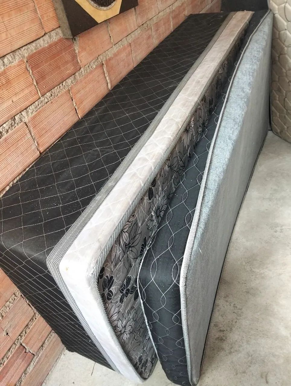 Cama com coxão de solteiro 