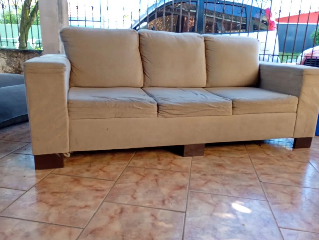 Sofá tecido Suede 3 lugares - Foto 3