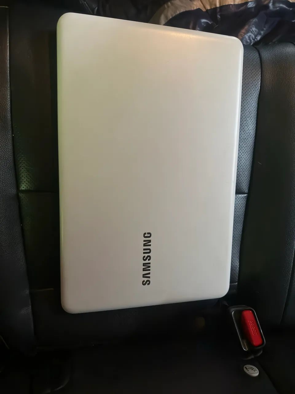Notebook i3 série 350x 8GB RAM. - Foto 2