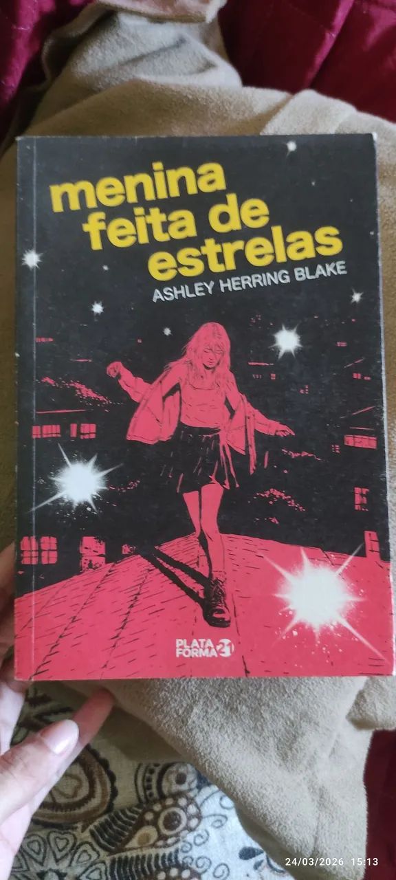 Menina feita de estrelas 