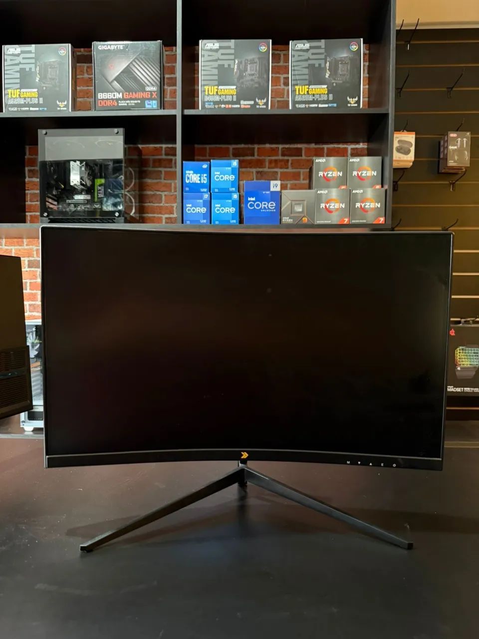 Monitor 180hz curvo 