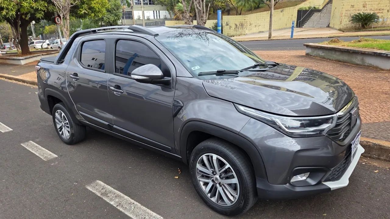 Fiat Strada Volcano 1.3 Flex 8V CD Aut. 2023 - Foto 3