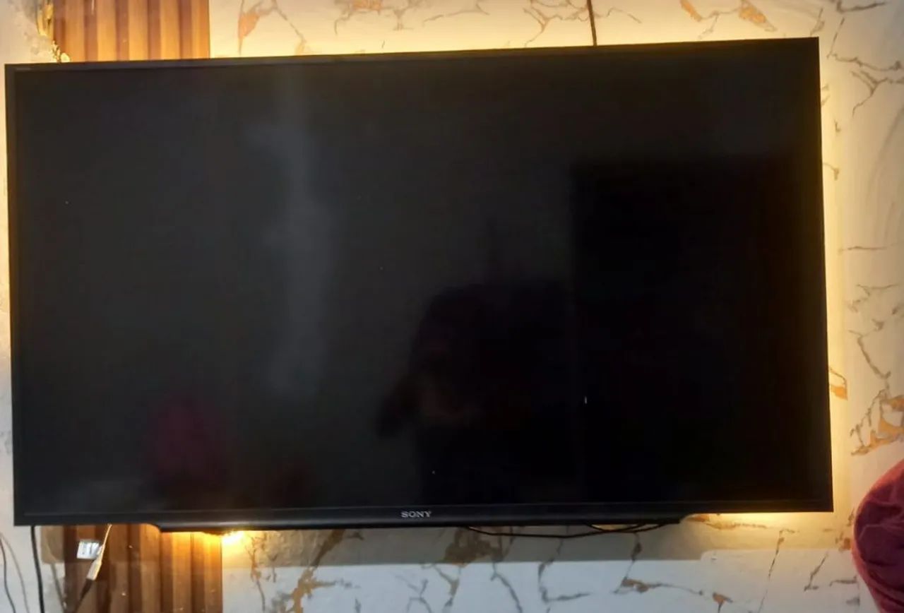 Smart tv sony 48 polegadas listras na tela  - Foto 2
