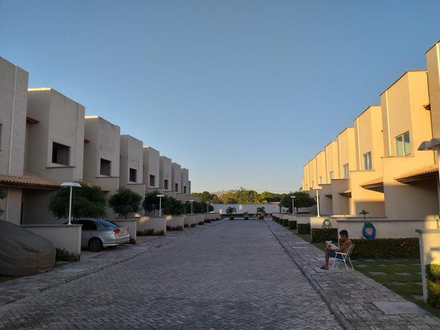 Linda casa em condomínio com ótima localização - Foto 2