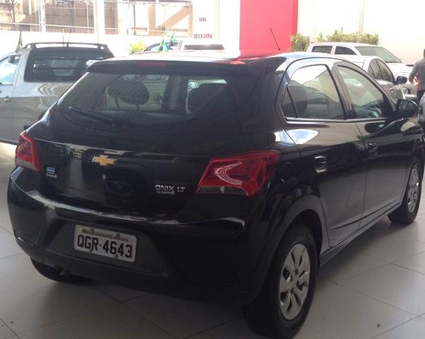 CHEVROLET ONIX 2017/2017 1.0 MPFI LT 8V FLEX 4P MANUAL - Foto 4