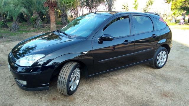 Focus Hatch GLX 2.0, 91 mil km, particular, nunca bateu, motor Duratec 147 cv - Foto 8