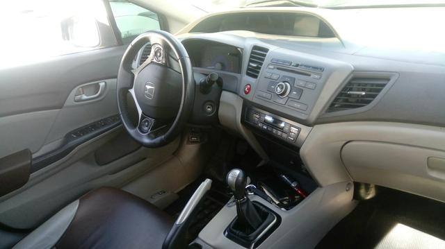 Honda Civic impecável