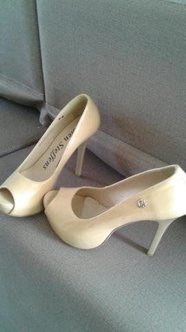 Sandália Carmen Steffens usada 2x