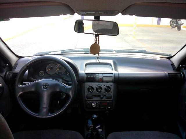 Chevrolet Classic 2005/2006 - Foto 2
