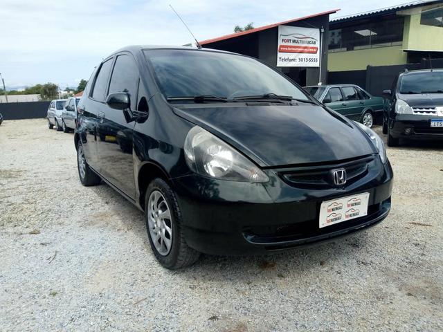 Honda fit 1.4 lx -ano:2005- aceito moto