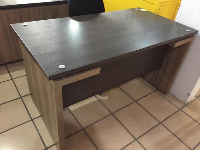 Mesa de escritório em MDF (em até 10x) - Foto 2