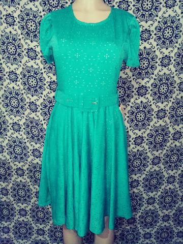 Vestidos midi godês