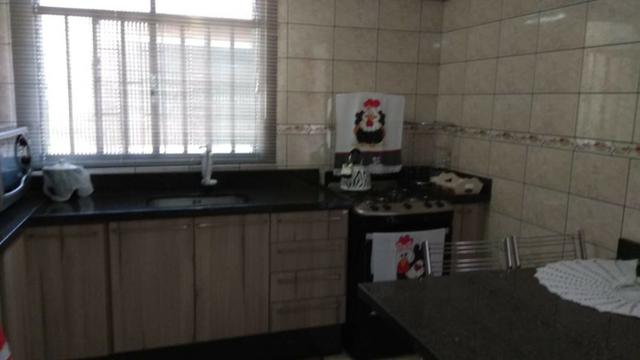 Ótima residência c/ 04 quartos, amplo terreno e salão de festas em Uvaranas !!! - Foto 15