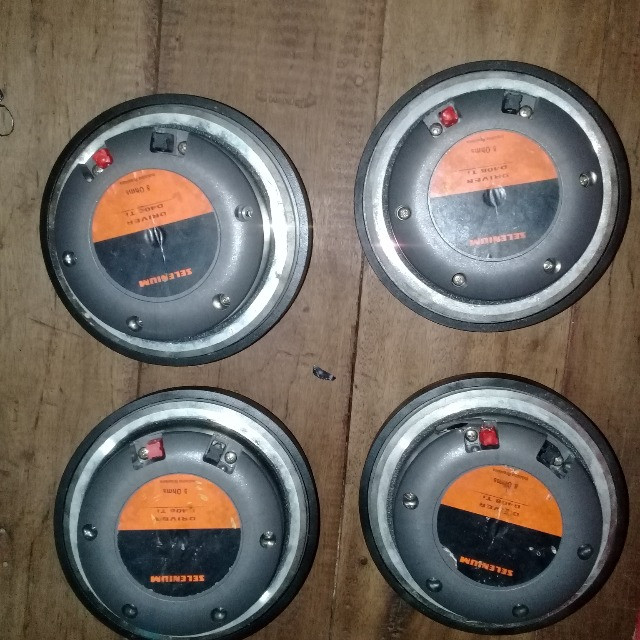 4 Drive d408ti 125 rms 8 ohms selenium usado
