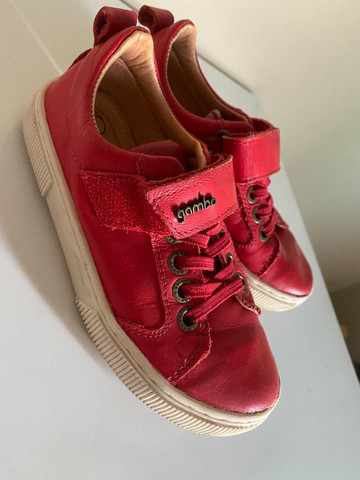 sapato vermelho infantil